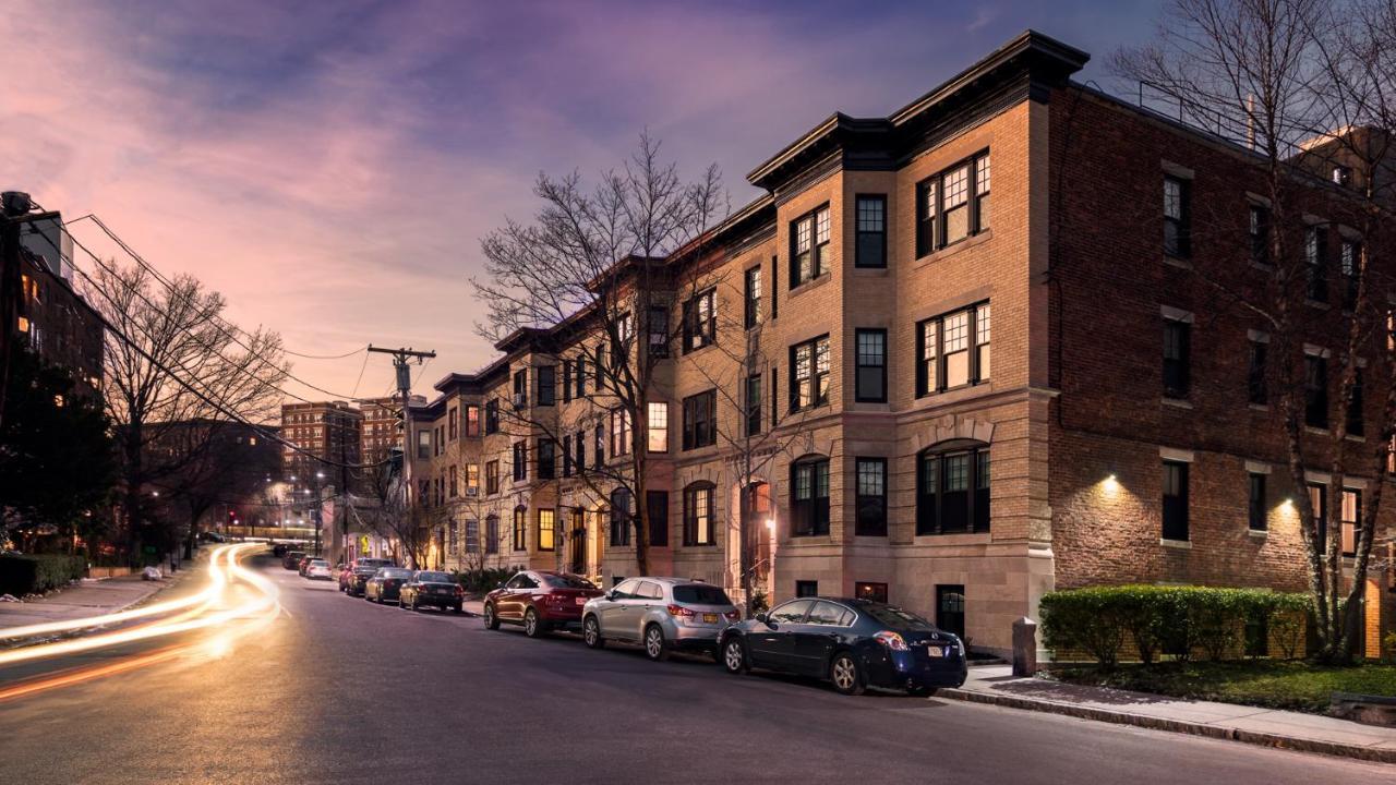 A Stylish Stay W/ A Queen Bed, Heated Floors.. #14 Brookline Exterior photo