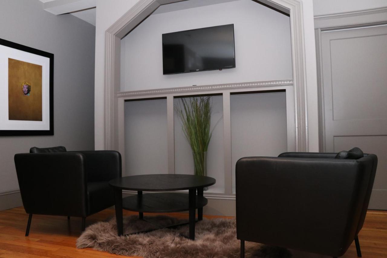 A Stylish Stay W/ A Queen Bed, Heated Floors.. #14 Brookline Exterior photo