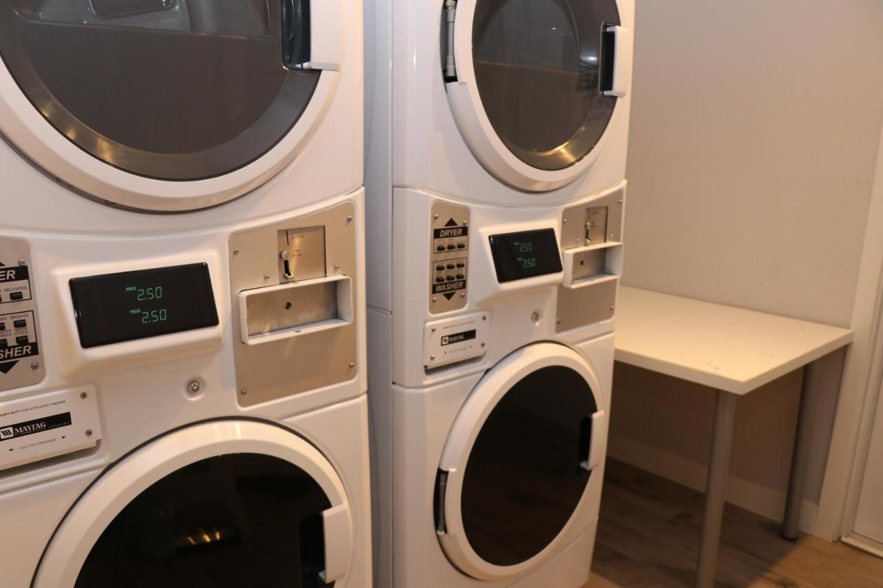 A Stylish Stay W/ A Queen Bed, Heated Floors.. #14 Brookline Exterior photo
